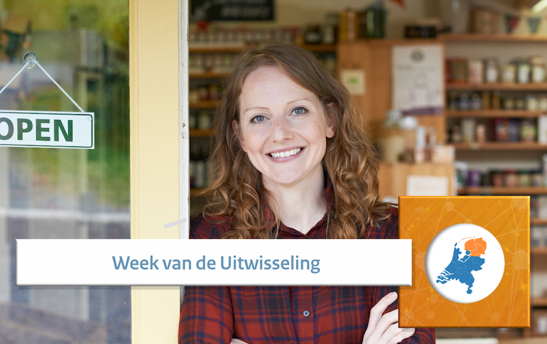 Beeld van een jonge vrouw in een winkel met de tekst 'Week van de Uitwisseling'